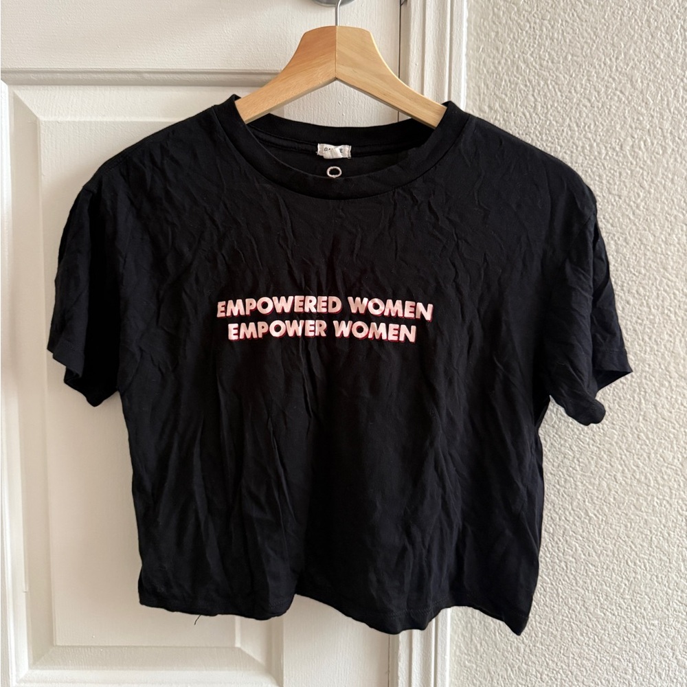 graphic cropped tee